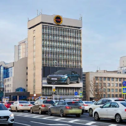 Пример рекламной кампании на медиафасаде